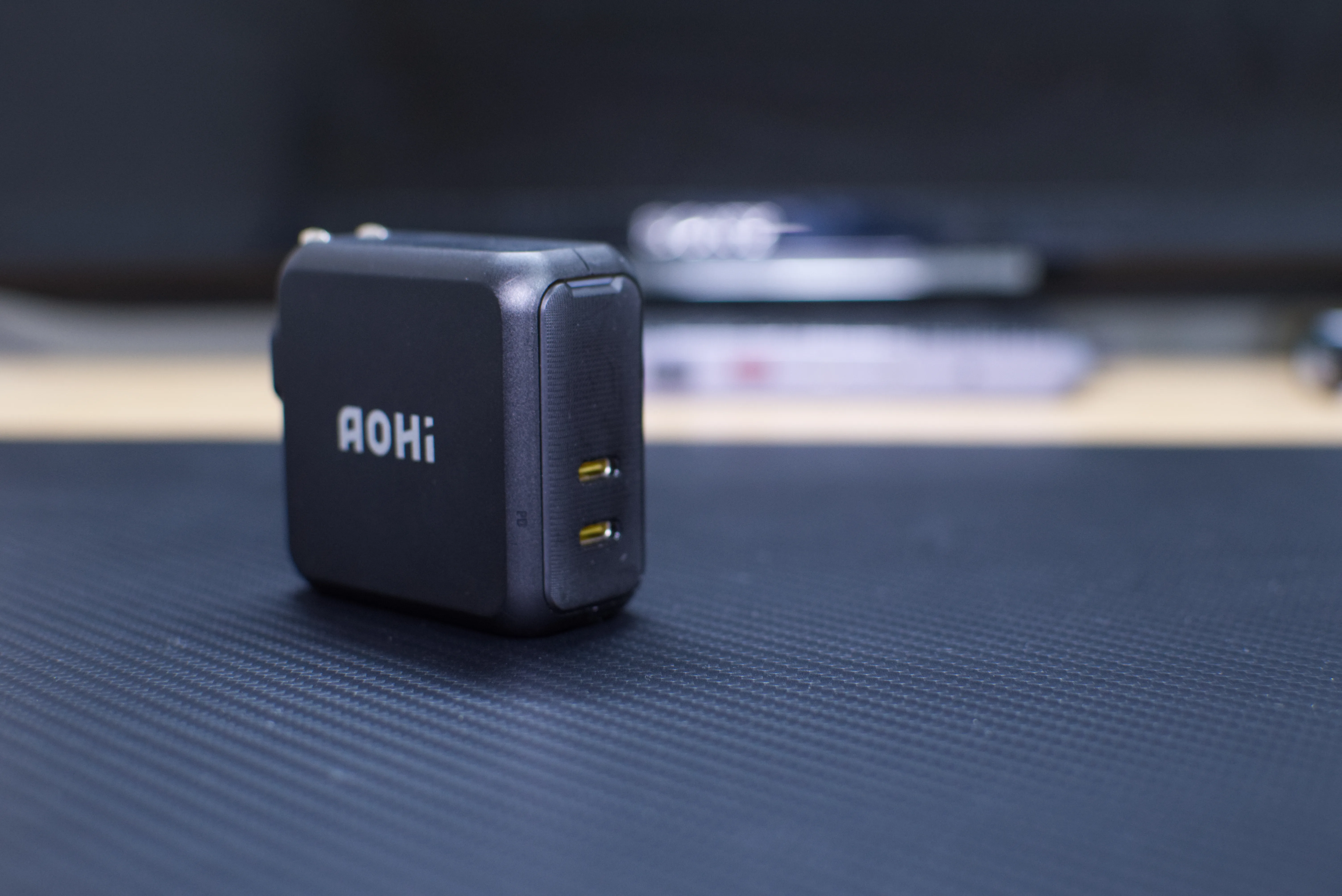 【AOHI MAGCUBE PD 100W】PCとiPad Proを同時に充電できる2ポート充電器をレビュー