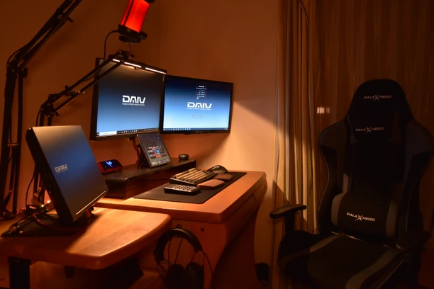 【デスクツアー2022】勉強机で作業する大学生ガジェットブロガーのデスク環境を紹介！