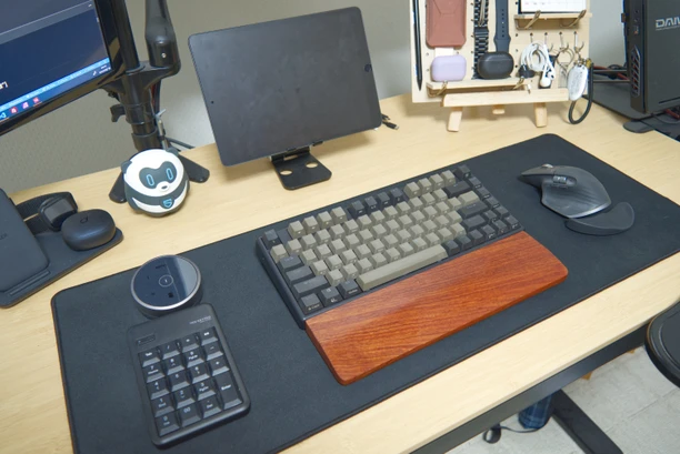 【必要なの？】僕がデスクマットを使い続けてわかったメリット・デメリットを紹介