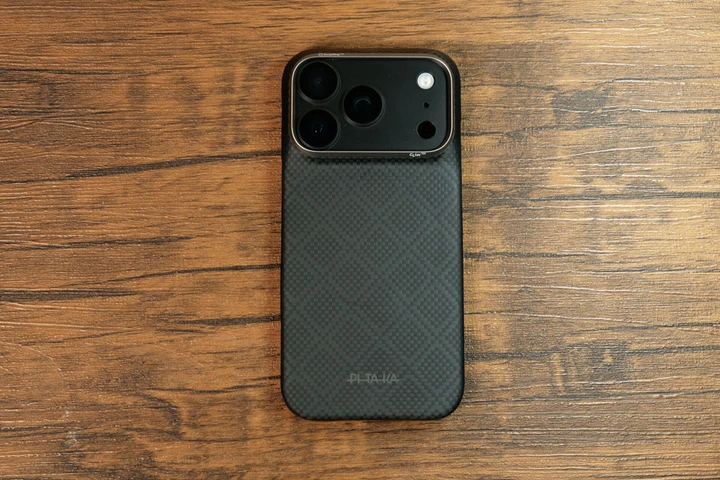【PITAKA Edge Case】軽さと薄さに特化したiPhone 18 Proケースをレビュー