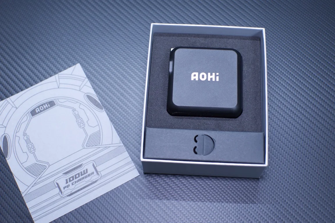 【AOHI MAGCUBE PD 100W】PCとiPad Proを同時に充電できる2ポート充電器をレビュー