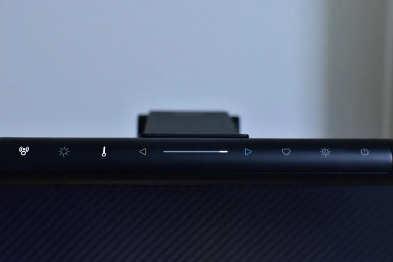 BenQ ScreenBar Proの明るさバー表示