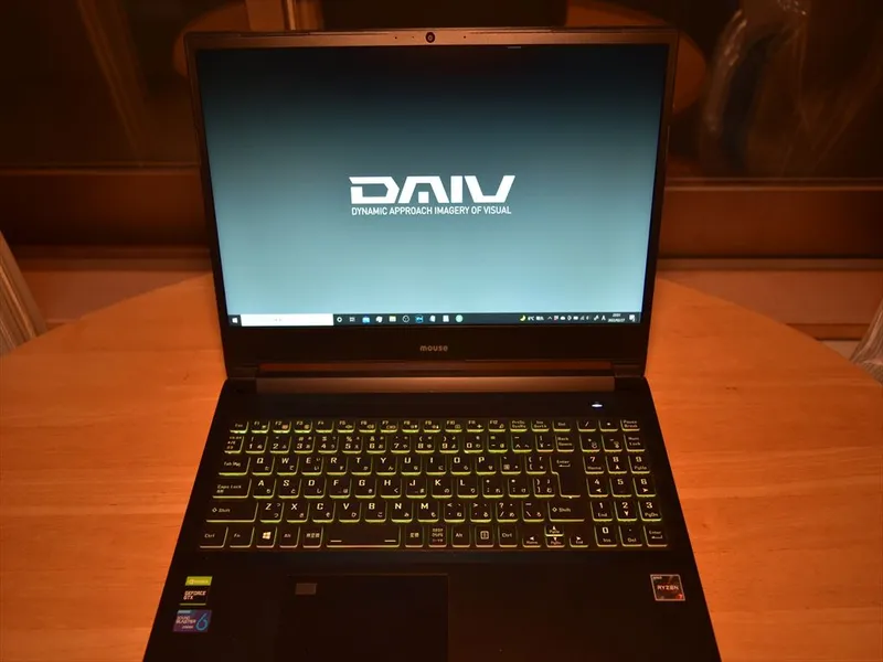 Mouse DAIV 5D-R7ノートPCの起動画面