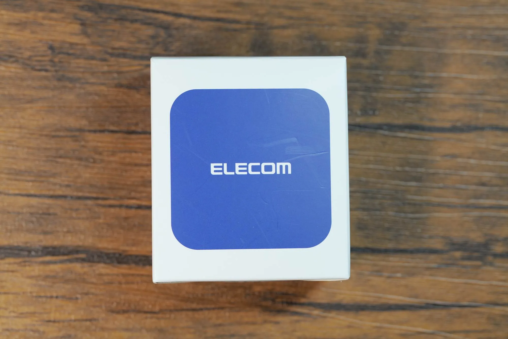 エレコム EC-AC4465BKの化粧箱パッケージ正面
