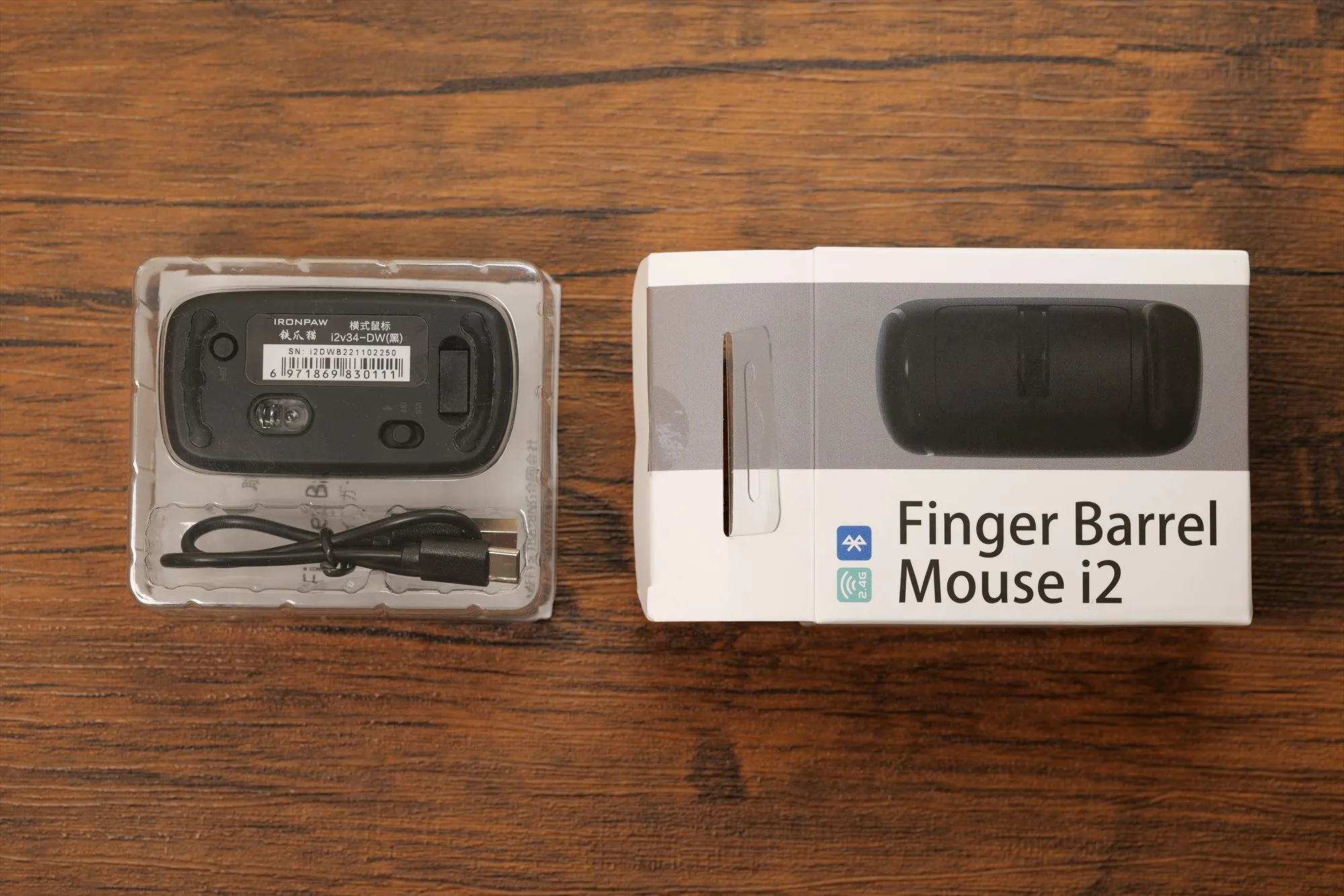 Finger Barrel Mouse i2の同梱物一式(本体・ケーブル・レシーバー)