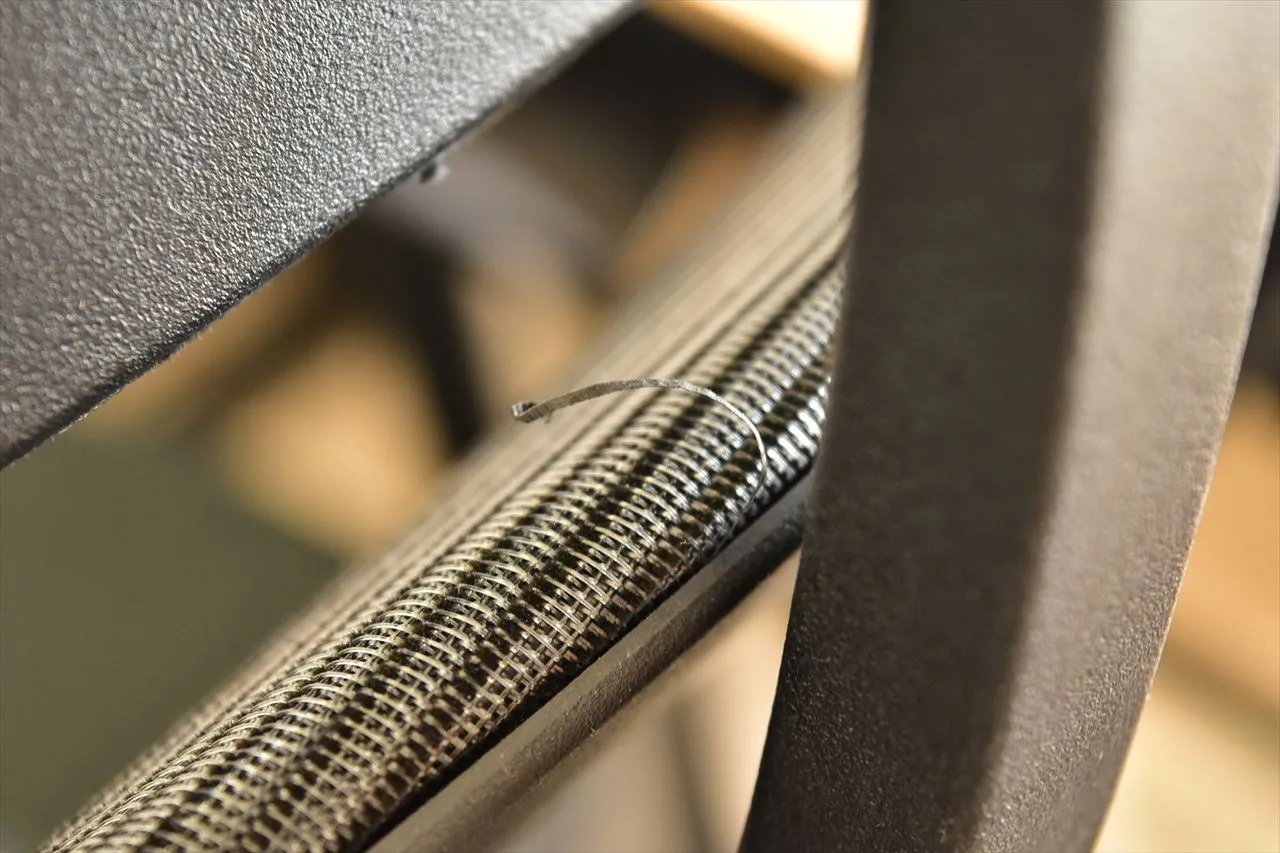 FlexiSpot C2の背もたれのメッシュ生地のクローズアップ