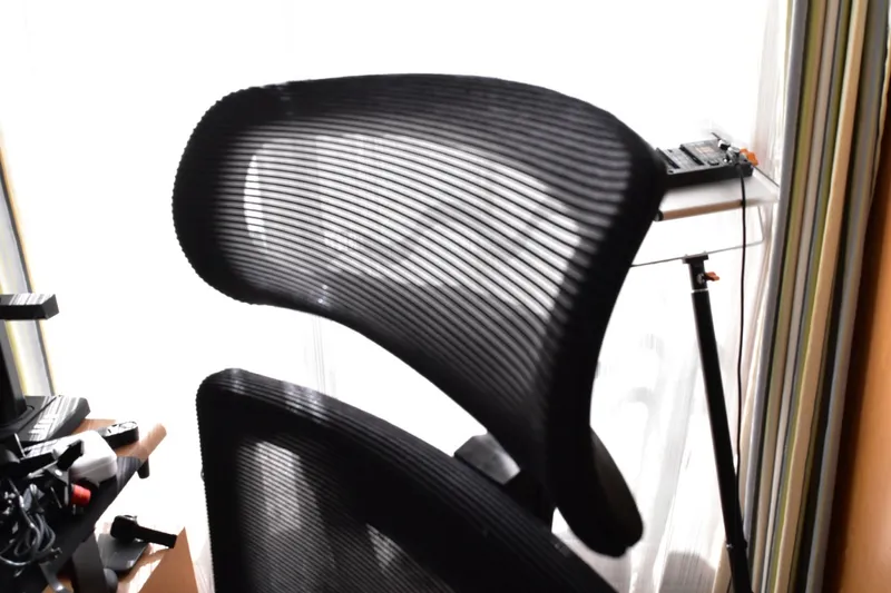 FlexiSpot C7 Airのヘッドレスト部分単体アップ