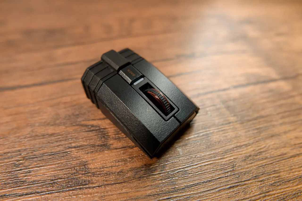 エレコム CAPCLIP PRO(M-CCP1BBBK)のホイール部分をアップで