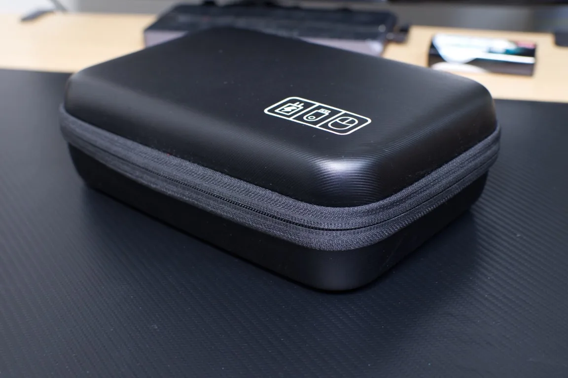 【ProCase ガジェットポーチ】数日間の宿泊に便利な大きめのガジェットポーチをレビュー