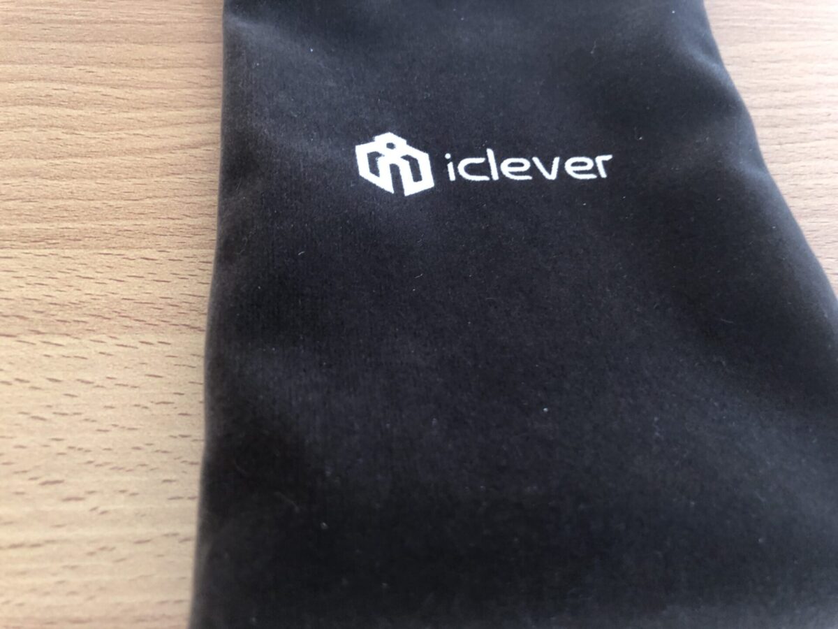 iClever 三つ折りキーボード ポーチ