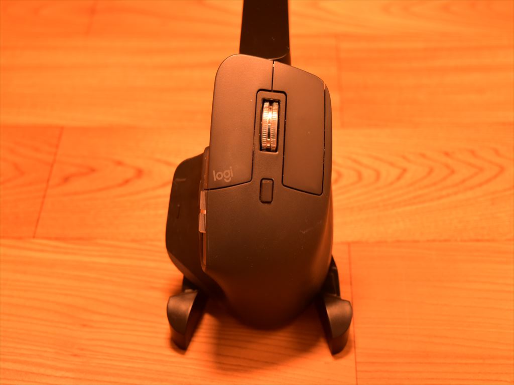 ダイソースマホスタンド 物撮り