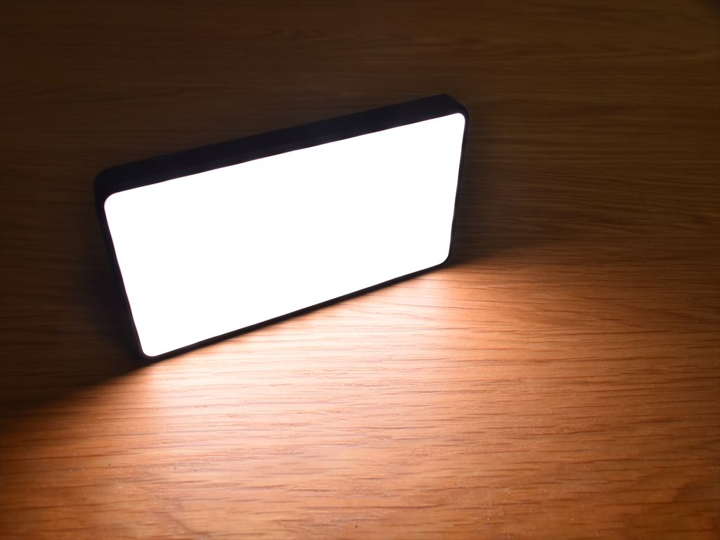 Ulanzi VL200 LED 撮影用ライトはジュ分な光量で被写体を照らせる