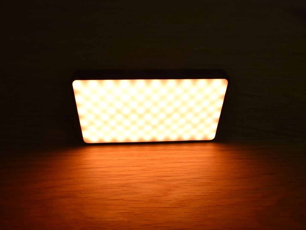 Ulanzi VL200 LED 撮影用ライトは調整で光の表現を変えることができる