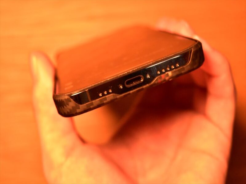 PITAKA MagEZ Case2 浮織 ケース for iPhone13pro スピーカー周り
