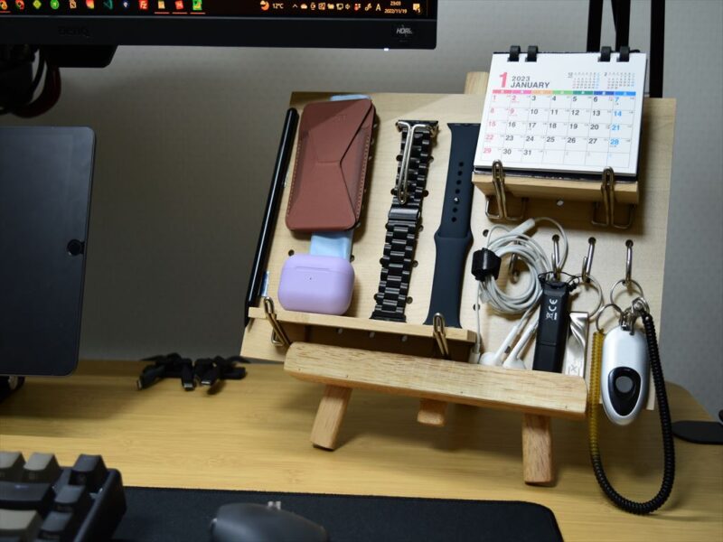 ダイソー商品で作った小物用デザインボード