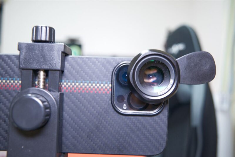 iPhone13proの望遠カメラにマクロレンズを装着