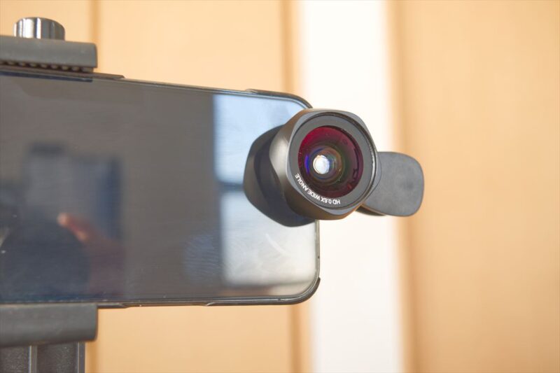 iPhone13proのインカメラに広角レンズを装着