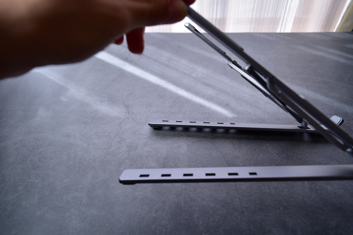 Boyata 折りたたみ式スタンド