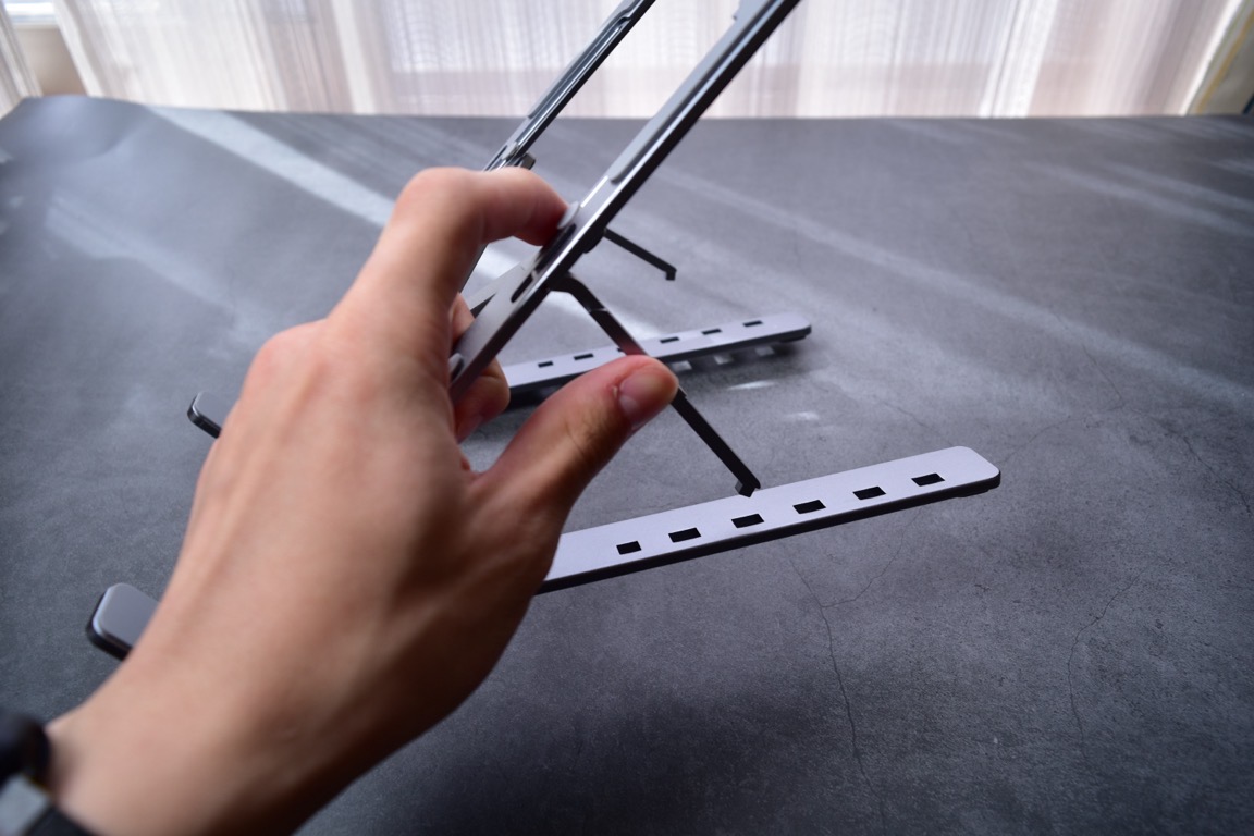 Boyata 折りたたみ式スタンド