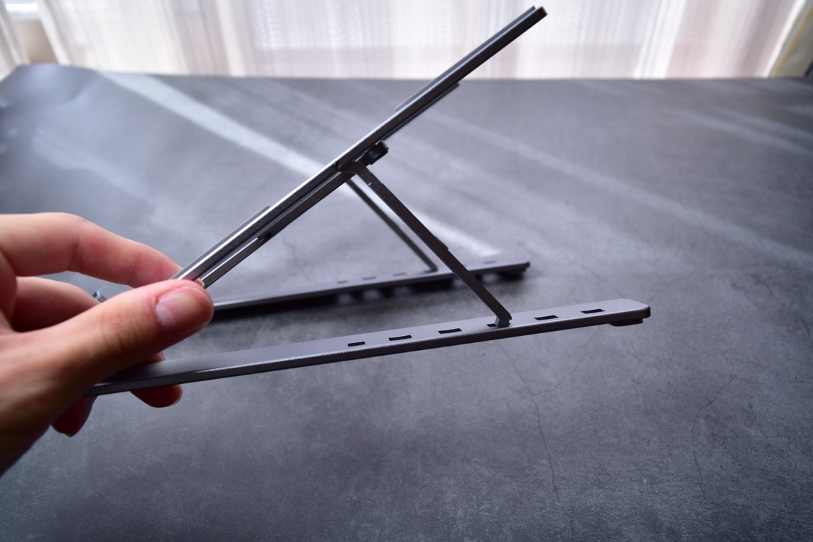 Boyata 折りたたみ式スタンド